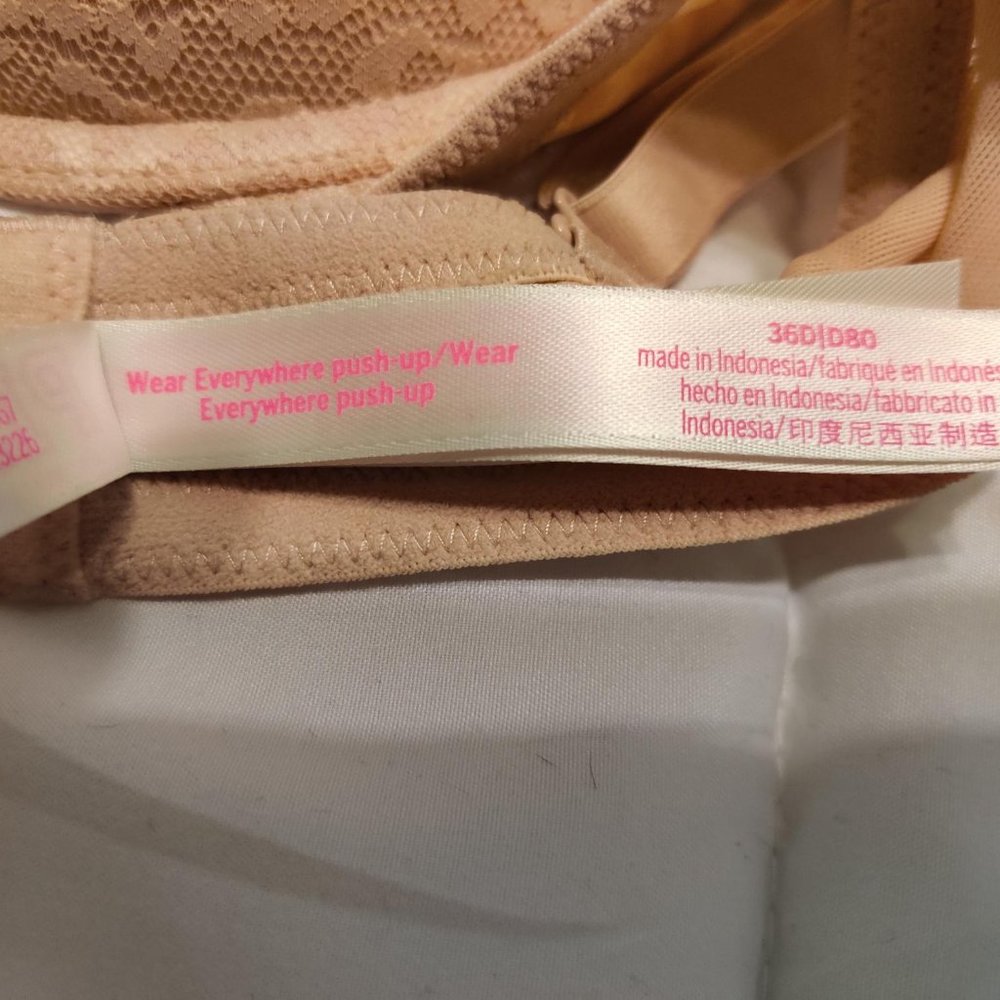 Victoria's Secret Wear Everywhere Push-up Bra - Picture 2 of 2